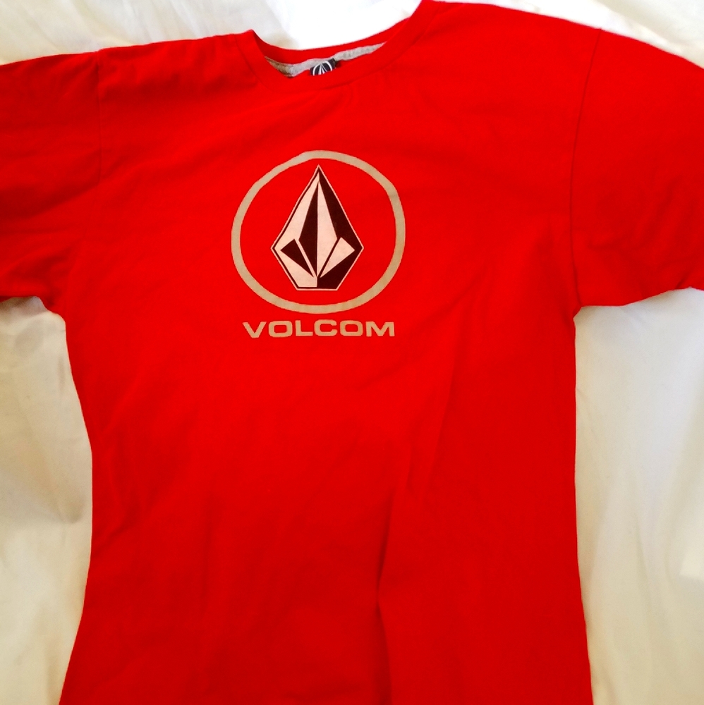 NWOT Volcom red logo t-shirt size Medium